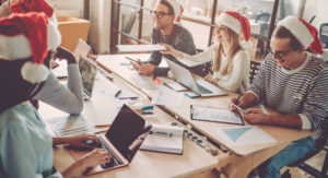 La guía completa de decoración de Navidad para oficinas