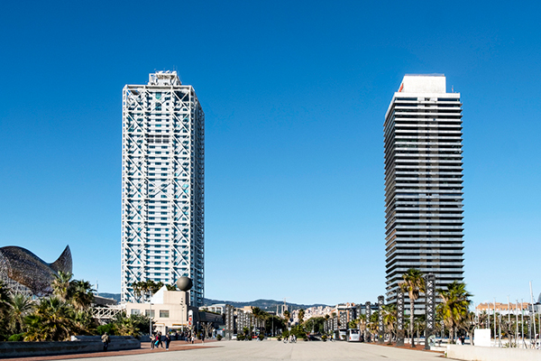 Edificios más altos de Barcelona Hotel Arts y Torre Mapfre