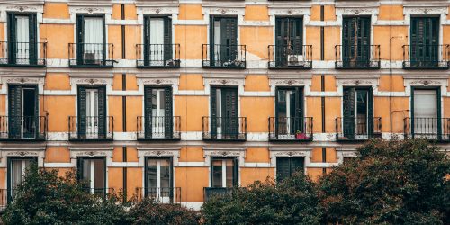 Qué es una derrama en una comunidad de vecinos