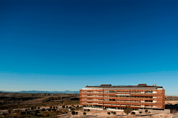 IDOM Madrid: fachada sur del edificio