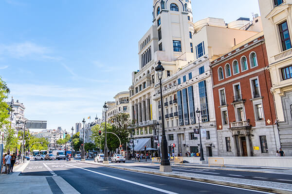 La calle Alcalá la calle más larga de Madrid