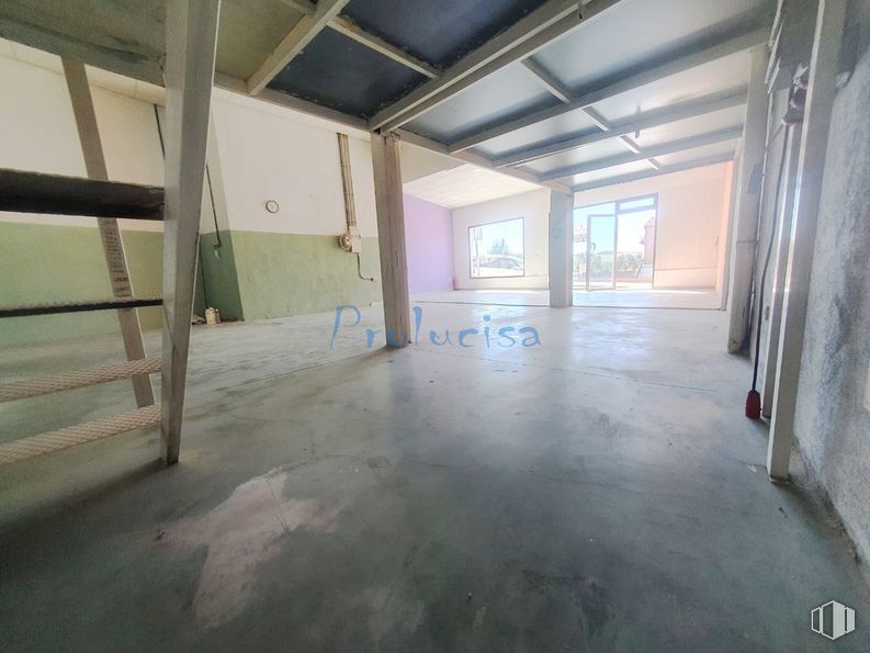 Local en alquiler en Zona Centro, Moraleja de Enmedio, Madrid, 28950 con hall, suelo, madera, suelos, vidrio, techo, hormigón, accesorio, casa y evento alrededor