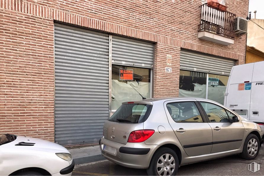 Retail for sale at Calle Ugena, Yuncos, Toledo, 45210 with wheel, car, automotive parking light, tire, land vehicle, vehicle registration plate, vehicle, property, plant and automotive lighting around