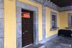 Retail for sale at Plaza Mayor, 1, Brunete, Madrid, 28690 with window, door, furniture, building, wood, fixture, road surface, brickwork, brick and shade around