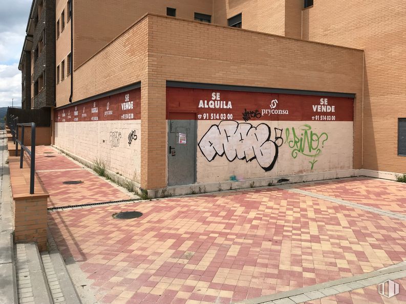 Local en alquiler y venta en Avenida de Severo Ochoa, 9, Colmenar Viejo, Madrid, 28770 con edificio, día, superficie de carretera, infraestructura, asfalto, albañilería, madera, barrio, casa y suelo alrededor