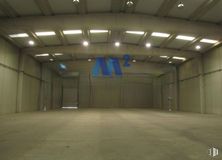 Industrial for rent at Zona empresarial, Pinto, Madrid, 28320 with floor, flooring, ceiling, warehouse, hall and fluorescent lamp around