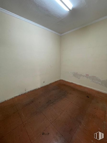 Local en alquiler en Barrio del Pilar, Fuencarral - El Pardo, Madrid, 28029 con madera, accesorio, suelo, suelos, material compuesto, rectángulo, tinte para madera, madera dura, tintes y matices y material de construcción alrededor