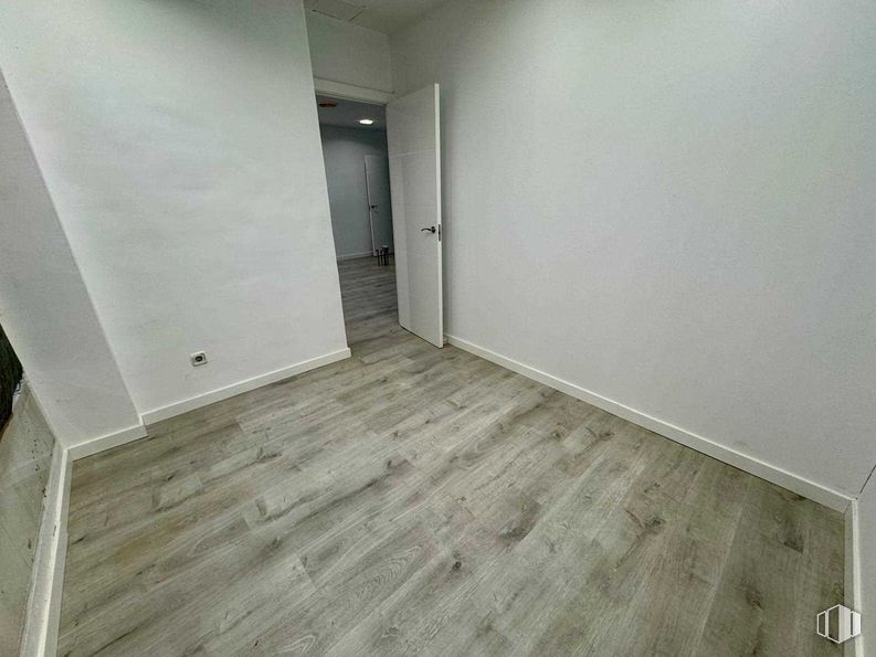 Local en alquiler en Calle Gutiérrez Canales, 1, San Blas - Canillejas, Madrid, 28022 con puerta, suelos, suelo, suelos de madera, apartamento, habitación, suelo laminado, madera dura, suelo de baldosas y tinte para madera alrededor