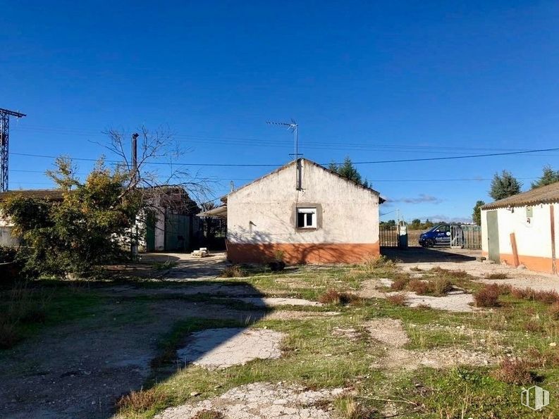 Nave en venta en Camino Viejo de Barajas, San Sebastián de los Reyes, Madrid, 28862 con casa, cielo, planta, ventana, árbol, chalet, paisaje, superficie de la carretera, carretera y línea eléctrica aérea alrededor