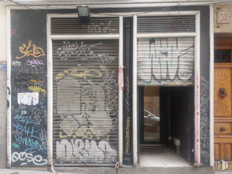 Local en venta en Calle Barco, Centro, Madrid, 28004 con edificio, accesorio, madera, albañilería, fachada, gas, arte, graffiti, ladrillo y material compuesto alrededor