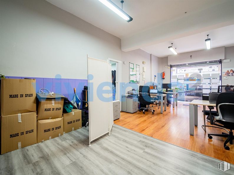 Oficina en venta en Calle Azabache, Carabanchel, Madrid, 28019 con silla, caja, lámpara, caja de envío, suelos, interiorismo, suelo, techo, mueble y alumbrado alrededor