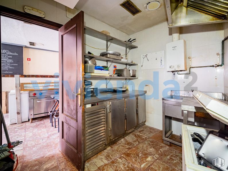 Local en venta en Calle Amador Valdés, Ciudad Lineal, Madrid, 28017 con puerta, ebanistería, propiedad, encimera, edificio, aparato de cocina, cocina, interiorismo, cocina y suelo alrededor