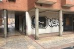 Retail for rent at Plaza de Blas de Otero, 1, Rivas-Vaciamadrid, Madrid, 28529 with property, building, road surface, neighbourhood, art, window, font, wall, sidewalk and urban design around