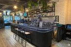 Retail for rent at Zona Trafalgar, Chamberí, Madrid, 28010 with chair, interior design, bar, furniture, restaurant, pub, glass, bar stool, countertop and light fixture around