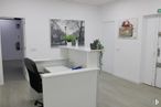 Office for rent at Calle María Tubau, Fuencarral - El Pardo, Madrid, 28050 with chair, door, building, plant, houseplant, interior design, flooring, floor, flowerpot and desk around