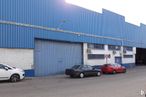 Industrial for sale at Polígono La Albarreja, Fuenlabrada, Madrid, 28946 with car, wheel, building, automotive parking light, land vehicle, tire, vehicle, property, automotive lighting and motor vehicle around