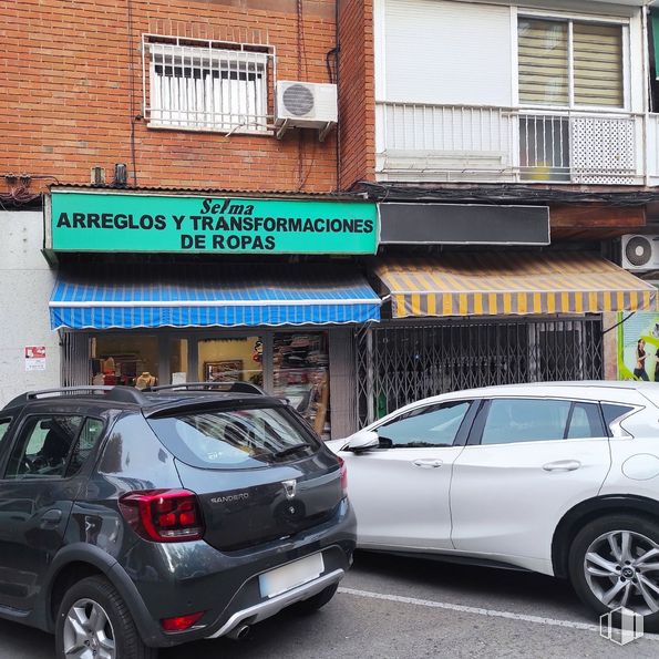 Local en venta en Calle Miguel de Moncada, Alcalá de Henares, Madrid, 28804 con rueda, coche, ventana, neumático, vehículo terrestre, vehículo, fotografía, placa de matrícula del vehículo, iluminación automotriz y diseño automotriz alrededor