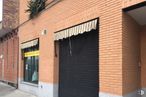 Retail for sale & for rent at Calle Real, 51, Camarena, Toledo, 45180 with door, window, building, road surface, brickwork, wood, asphalt, brick, building material and residential area around