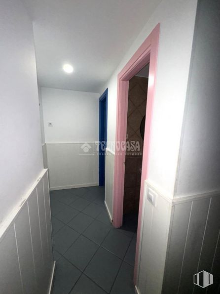 Local en venta en Zona Móstoles - El Soto, Móstoles, Madrid, 28935 con edificio, accesorio, puerta, suelos, suelo, tintes y matices, techo, magenta, vidrio y material compuesto alrededor