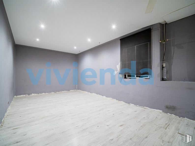 Local en venta en Calle Segovia, Arganzuela, Madrid, 28005 con cama, edificio, interiorismo, madera, gris, accesorio, casa, confort, suelo y suelos alrededor