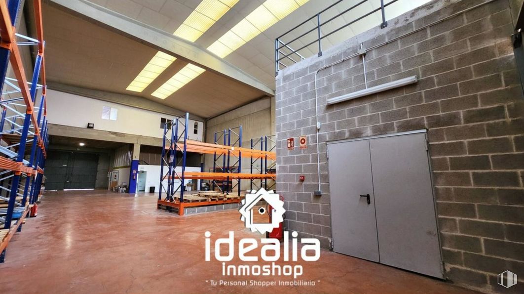 Industrial for sale at Calle Casilla Dolores, Ontígola, Toledo, 45340 with wardrobe, hall, wood, flooring, floor, ceiling, hardwood, composite material, flag and engineering around