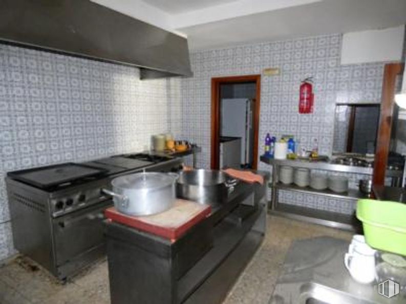 Local en venta en Calle Ceuta, Alcobendas, Madrid, 28100 con aparato de cocina, mueble, encimera, diseño de interiores, cocina, estufa de cocina, madera, edificio, piso y estufa de gas alrededor