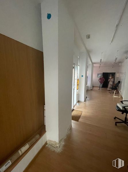 Local en alquiler en Calle Melchor Cano, 2, Moncloa - Aravaca, Madrid, 28008 con persona, madera, edificio, hall, suelos, pintura, madera dura, techo, tinte para madera y silla alrededor