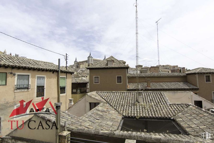 Office for sale at Calle Pozo Amargo, Toledo, 45002 with sky, cloud, window, building, house, wood, residential area, neighbourhood, city and roof around