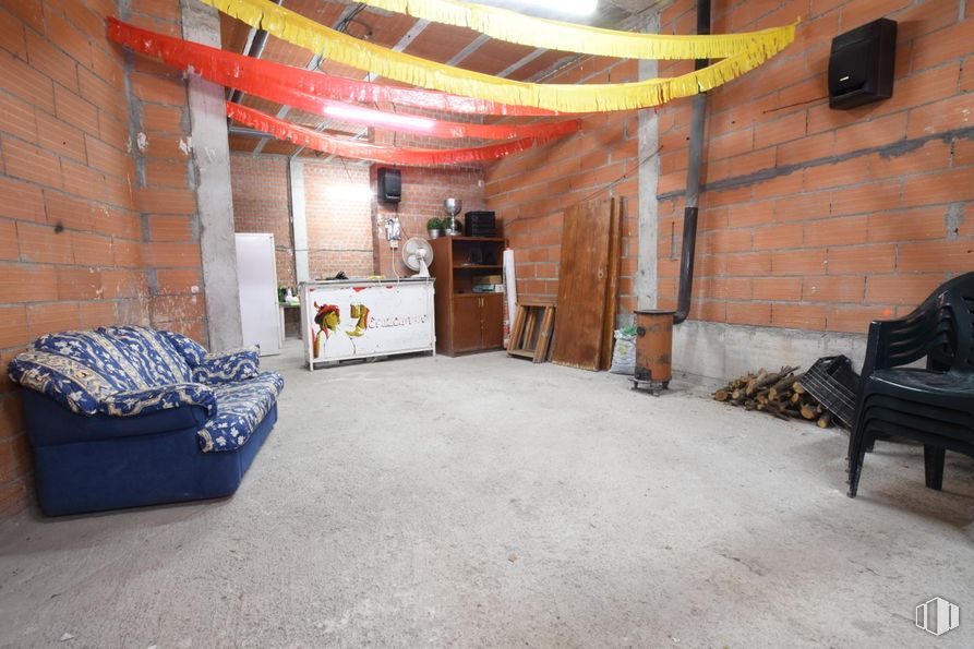 Retail for sale & for rent at Zona centro , Villarejo de Salvanés, Madrid, 28590 with couch, furniture, wood, interior design, flooring, floor, real estate, hardwood, ceiling and brick around