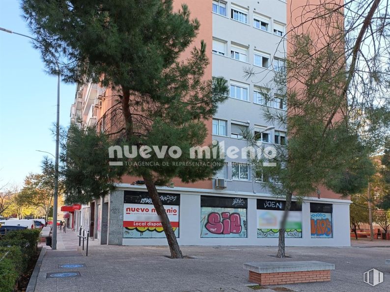 Retail for sale & for rent at Zona Los Castillos - Valderas, Alcorcón, Madrid, 28925 with building, window, urban area, city, neighbourhood, apartment, town, metropolitan area, public space and residential area around