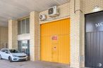 Industrial for sale at Edificio Alfa III, Calle Isabel Colbrand, 10, Fuencarral - El Pardo, Madrid, 28050 with car, automotive parking light, tire, wheel, vehicle, hood, automotive lighting, automotive tire, grille and vehicle door around