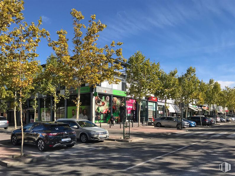 Local en alquiler en Calle Alegría, 4, Fuenlabrada, Madrid, 28942 con coche, rueda, cielo, neumático, vehículo, propiedad, nube, vehículo de motor, iluminación del automóvil y superficie de la carretera alrededor