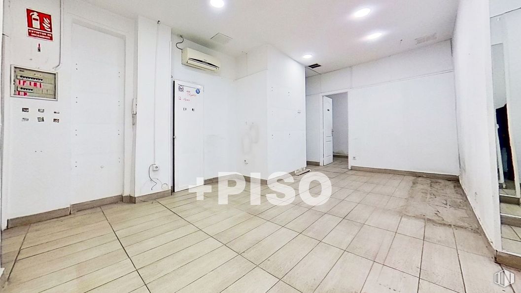 Local en venta en Lista, Salamanca, Madrid, 28006 con accesorio, edificio, interiorismo, suelo, suelos, puerta, madera, techo, material compuesto y suelo de baldosas alrededor