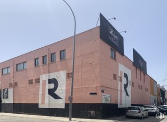 Nave en venta en Zona Campodón - Ventorro del Cano, Alcorcón, Madrid, 28925 con coche, edificio, cielo, ventana, luz de estacionamiento, luz de la calle, neumático, vehículo, fachada y edificio comercial alrededor