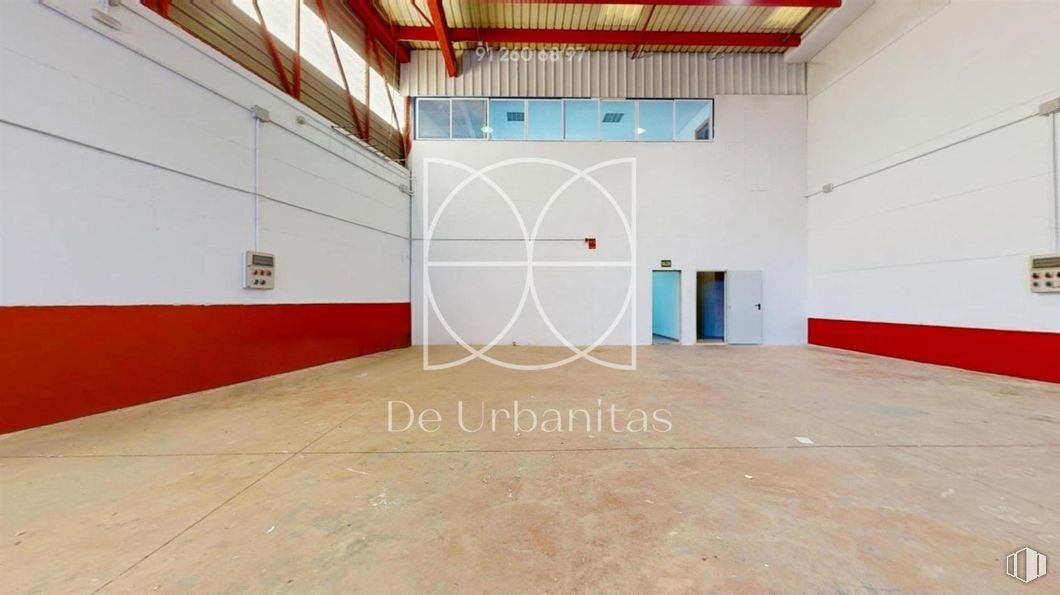 Industrial for sale & for rent at Poligono Rompecubas, Valdemoro, Madrid, 28341 with red, flooring, floor, paint, sports venue, hall, daylighting and tile flooring around