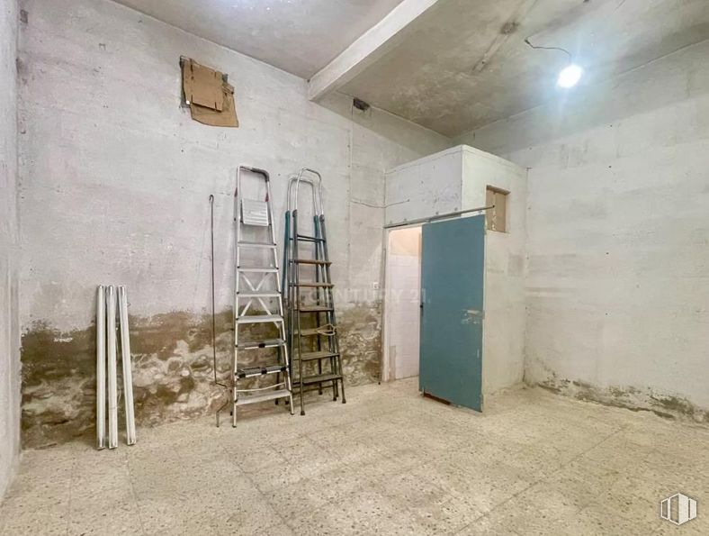 Local en venta en Paseo Alameda, Alcalá de Henares, Madrid, 28804 con escalera, edificio, madera, suelo, pintura, puerta, arte, suelos, techo y hormigón alrededor