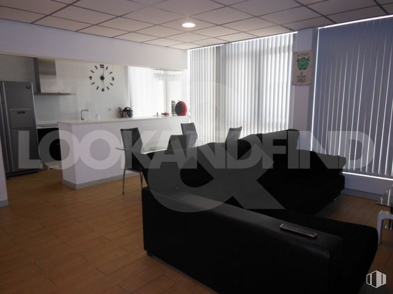 Industrial for rent at Santa María de Benquerencia, Toledo, 45006 with couch, automotive design, interior design, building, architecture, floor, flooring, material property, shade and space around