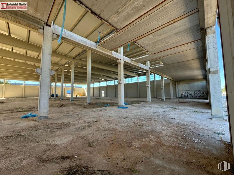 Industrial for sale at Polígono Industrial El Guijar, Arganda del Rey, Madrid, 28500 with property, wood, window, beam, hall, floor, ceiling, flooring, building and house around