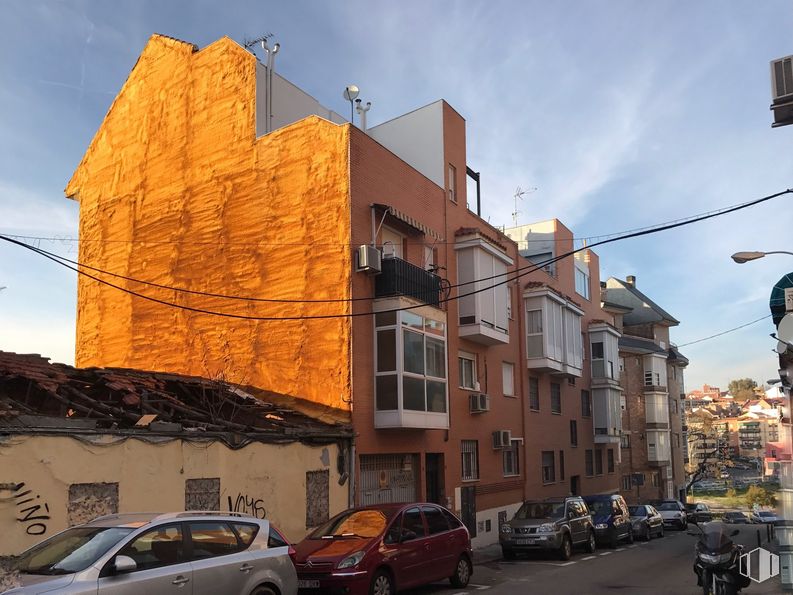 Nave en venta en Calle Faustino Osorio, 6, La Latina, Madrid, 28047 con coche, edificio, ventana, rueda, neumático, cielo, vehículo terrestre, vehículo, nube y infraestructura alrededor