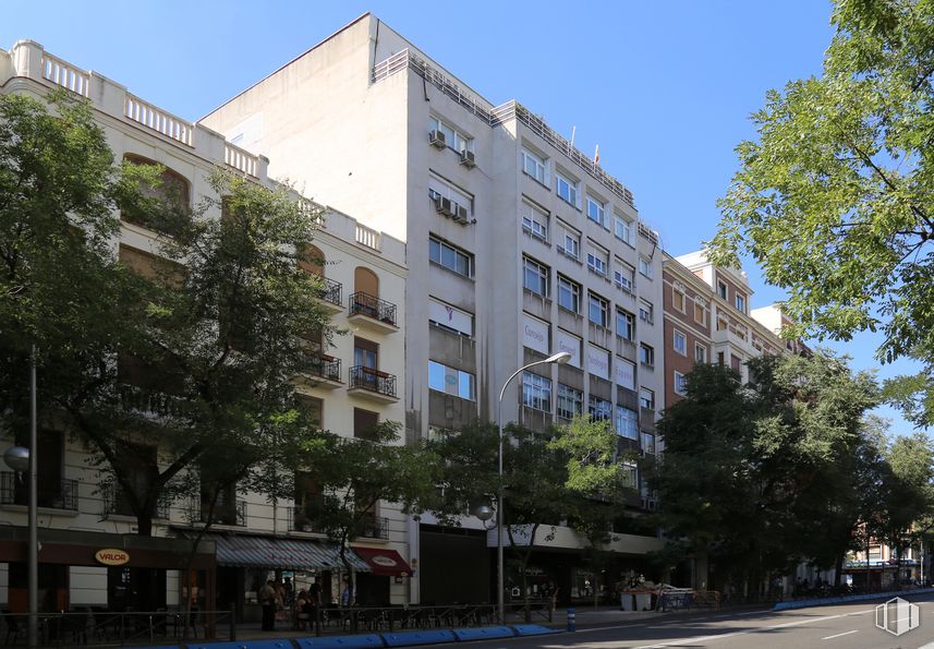 Oficina en alquiler en Calle Conde de Peñalver, 45, Salamanca, Madrid, 28006 con edificio, cielo, tiempo de día, propiedad, ventana, árbol, bloque de pisos, condominio, diseño urbano y arquitectura alrededor