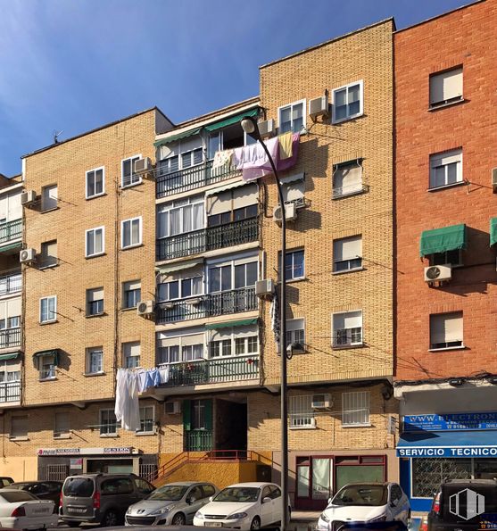 Oficina en venta en Calle Teruel, 1, Getafe, Madrid, 28903 con edificio, ventana, accesorio, ladrillo, diseño urbano, condominio, madera, vecindario, bloque de pisos y propiedad material alrededor