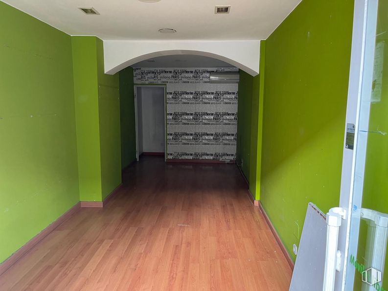 Local en alquiler en Calle Stuart, 63, Aranjuez, Madrid, 28300 con puerta, edificio, madera, interiorismo, accesorio, suelos, suelo, hall, tinte para madera y madera dura alrededor