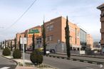 Retail for sale at Carretera Majadahonda, Boadilla del Monte, Madrid, 28660 with building, plant, sky, cloud, window, wheel, road surface, street light, asphalt and urban design around