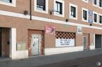 Local en alquiler y venta en Calle Gonzalo de Córdoba, 23 – 25 , San Fernando de Henares, Madrid, 28830 con ventana, puerta, edificio, propiedad, accesorio, ladrillo, albañilería, madera, acera y fachada alrededor