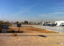 Land for sale at Calle Jordi Tarrés, 10, Leganés, Madrid, 28914 with building, sky, cloud, plant, asphalt, road surface, street light, land lot, thoroughfare and tree around