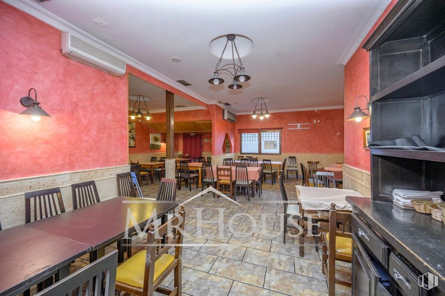 Retail for sale at Calle Dos Amigos, Parla, Madrid, 28980 with light fixture, lighting, kitchen & dining room table, countertop, chair, furniture, interior design, flooring, floor and ceiling around