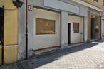 Retail for rent at Calle Alejandro Ferrant, 5, Arganzuela, Madrid, 28045 with window, building, road surface, brick, real estate, fixture, facade, sidewalk, road and city around