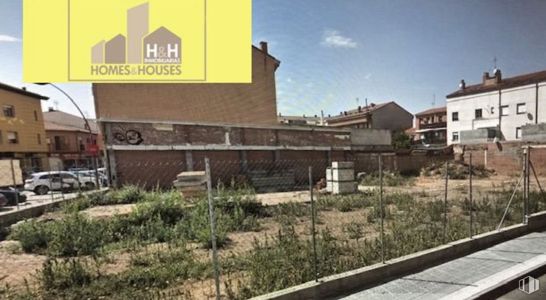 Suelo en venta en Zona Centro, Azuqueca de Henares, Guadalajara, 19200 con casa, edificio, planta, propiedad, cielo, ventana, pared, zona residencial, inmobiliario y diseño urbano alrededor