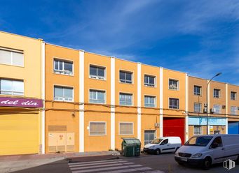 Nave en venta en Calle Fundidores, 53, Getafe, Madrid, 28906 con camioneta, edificio, ventana, luz de estacionamiento automotriz, rueda, neumático, vehículo terrestre, cielo, coche y vehículo alrededor