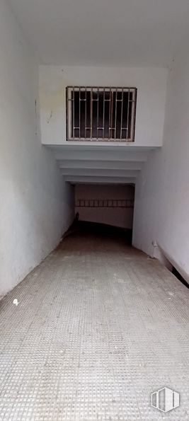 Local en venta en Calle Parador del Sol, Carabanchel, Madrid, 28019 con ventana, madera, accesorio, edificio, suelos, material compuesto, hall, madera dura, rectángulo y simetría alrededor